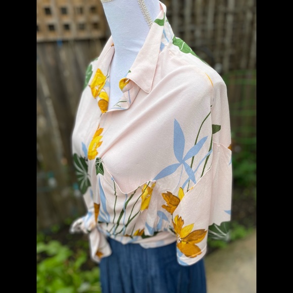 Urban Outfitters Tops - Urban outfitters pink rose soft Hawaiian shirt L perfect summer shirt NWT